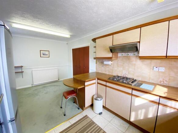Kitchen5.jpg