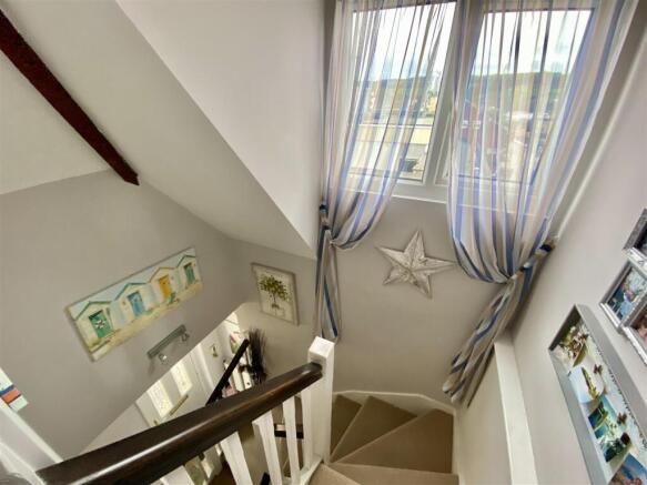 2 bed House for sale Image 7
