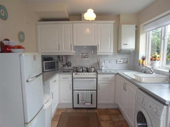 KITCHEN/DINING ROOM