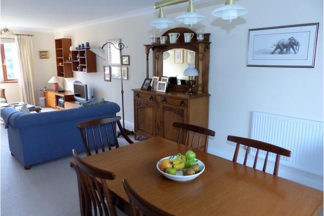 Lounge/Dining Room