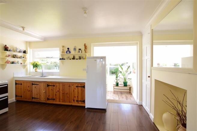 Kitchen/Dining Area
