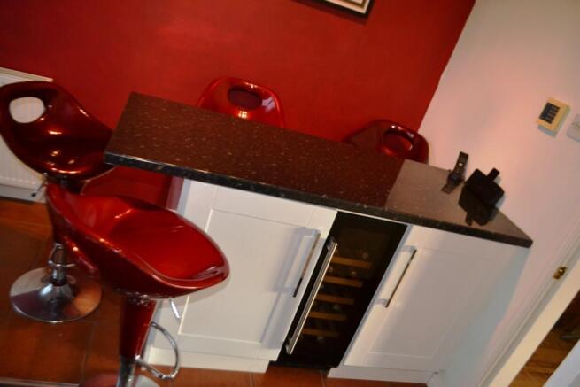 Breakfast bar S66 1WY