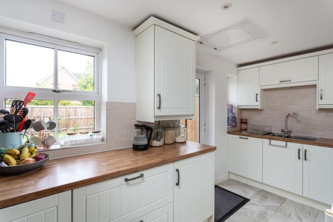 3 bed Semi-Detached for sale Image 6