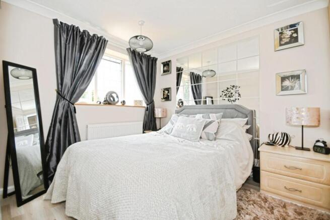 BEDROOM 1.jpg