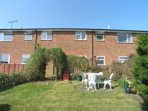 11 Whitebarns rear of flat.jpg