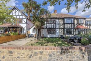 71, Earls Hall Avenue, Southend-on-sea SS2 6NU