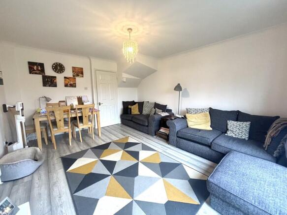 Living/Dining are...