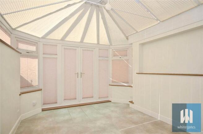 4 bed Semi-Detached to rent Image 4