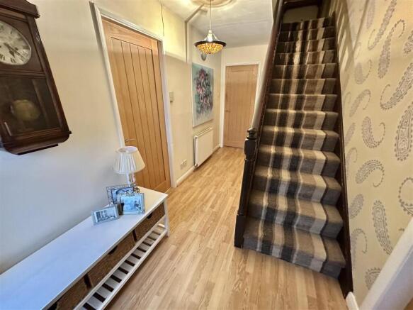 4 bed Detached for sale Image 11