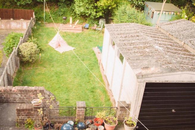 20. Rear Garden.jpg