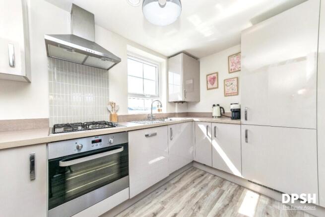 2 bed Flat for sale Image 6