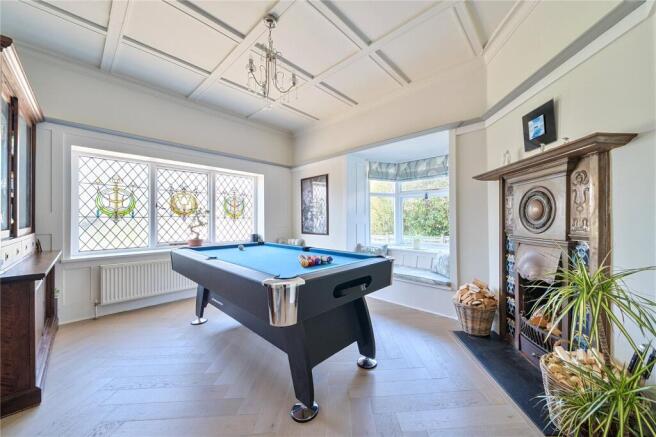 6 bed Detached for sale Image 10