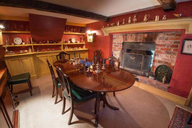Dining room.jpg