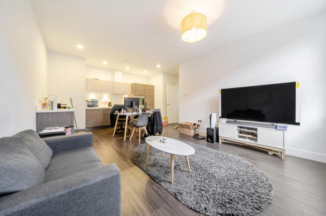 2 bed Flat for sale Image 7