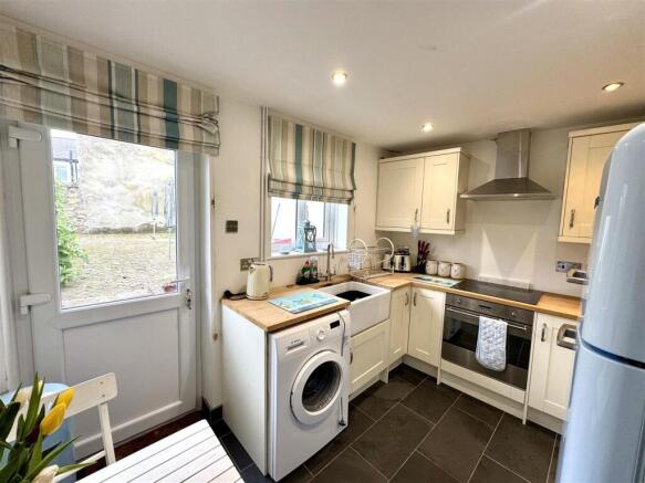 KITCHEN/BREAKFAST ROOM