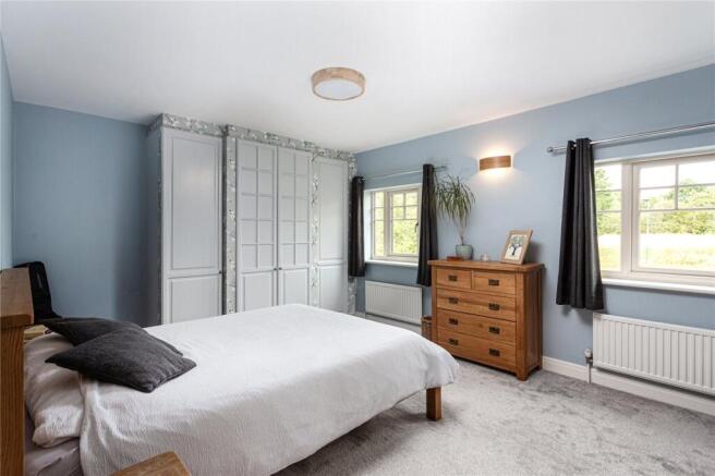 5 bed Detached for sale Image 12