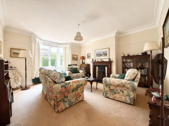 4 bed Semi-Detached for sale Image 5