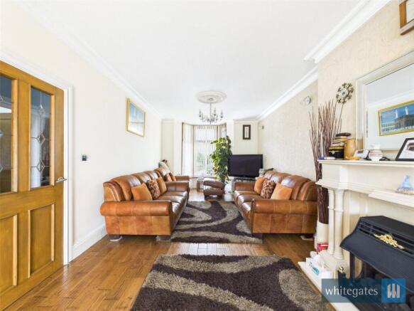 8 bed Detached for sale Image 4