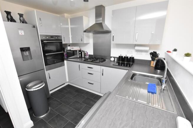 4 bed Semi-Detached for sale Image 6