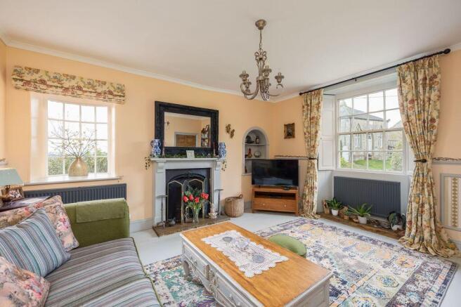 6 bed Detached for sale Image 12