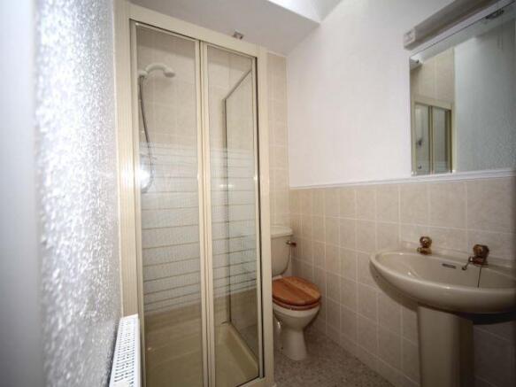 ENSUITE SHOWER ROOM