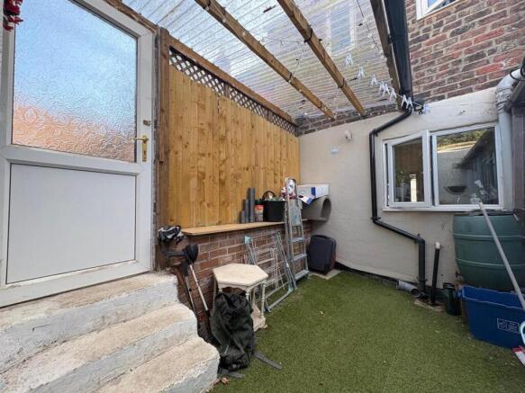 3 bed Terraced for sale Image 10