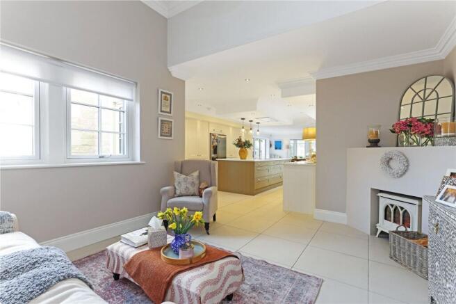 6 bed Detached for sale Image 11