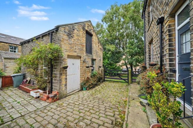 COACH HOUSE