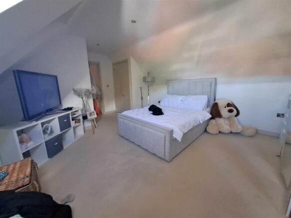 bedroom one again.jpg