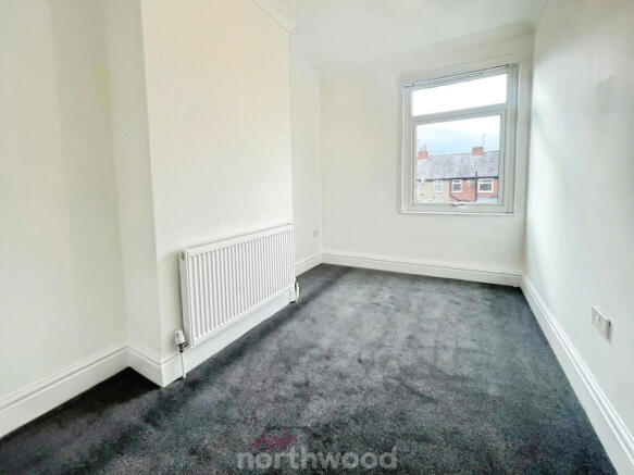 2 bed Terraced to rent Image 8