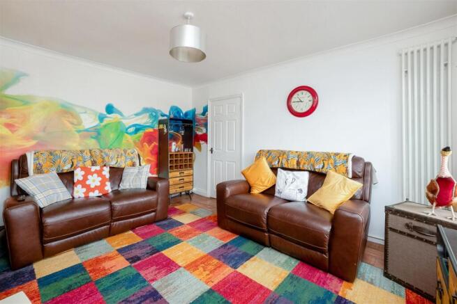 36 Manor Farm Road-4.jpg
