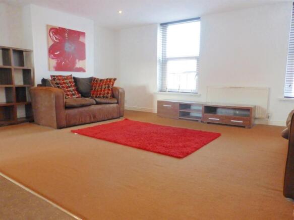Kitchen/ Living Room