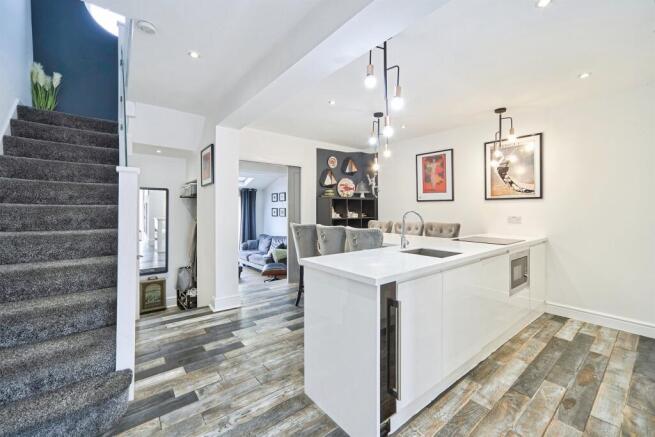 4 bed Town House for sale Image 12