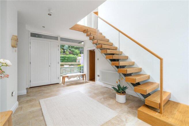 4 bed Detached for sale Image 11