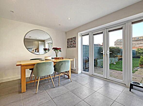 KItchen/Dining room