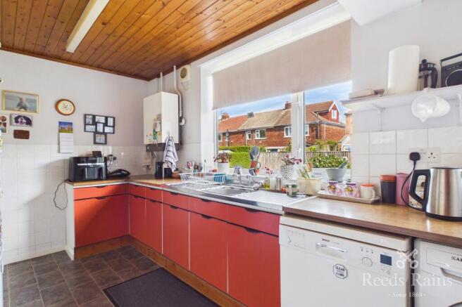 4 bed Detached for sale Image 12