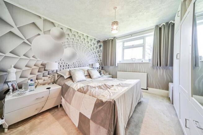2 bed Flat for sale Image 9