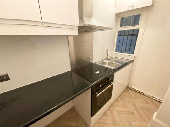 KITCHEN 1.jpg
