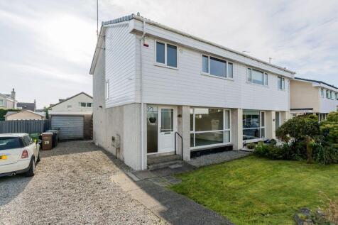 30 McConnell Road, Lochwinnoch, PA12 4EB