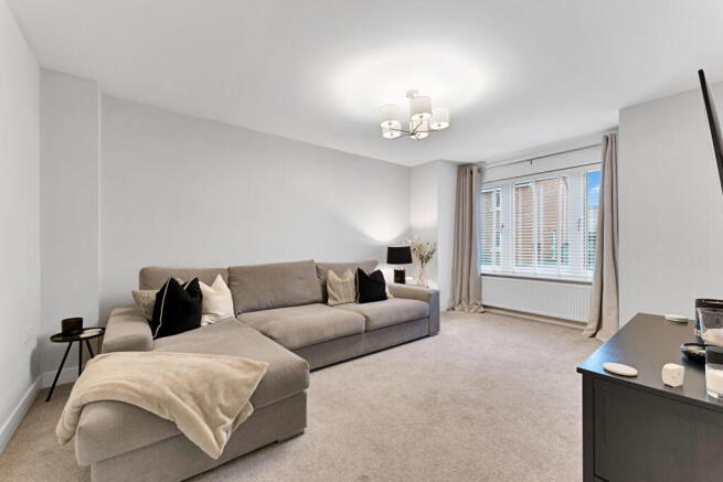 Furrow Close, Middlebeck, Newark On Trent, NG24 3XR photo 4