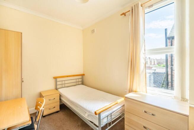 4 bed Terraced for sale Image 8
