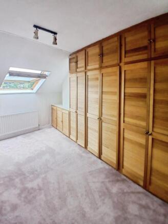 4 bed Flat to rent Image 7