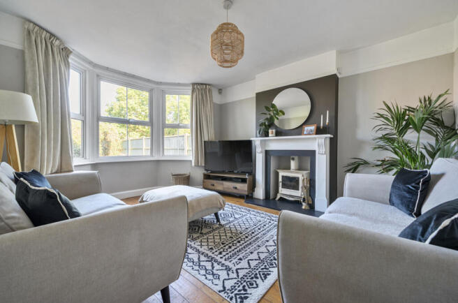 1357872-6-68d5572...