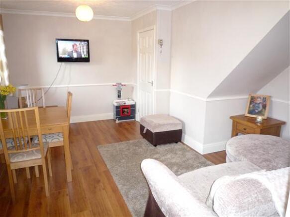 LOUNGE: