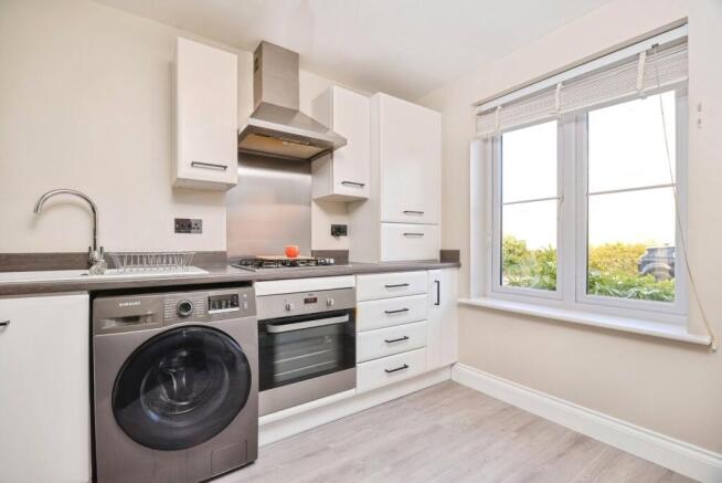 3 bed Semi-Detached for sale Image 8