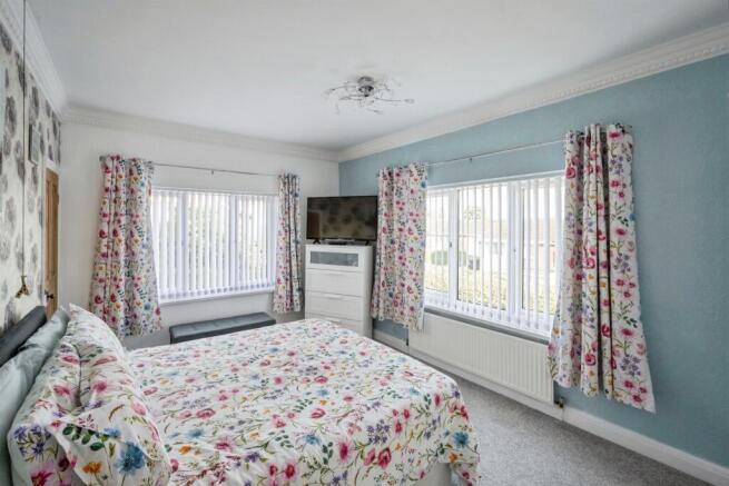 3 bed Semi-Detached for sale Image 9
