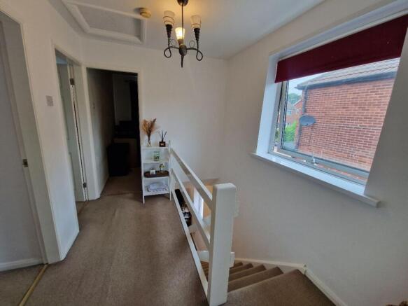 3 bed Semi-Detached to rent Image 12