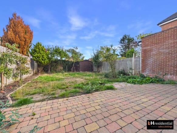 Manor Way, Borehamwood, WD6 photo 2