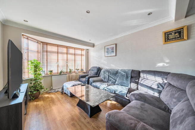 1383910-11-6926f7...