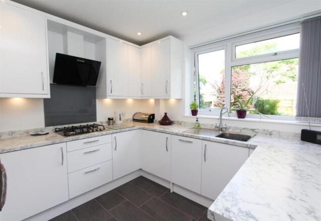 KITCHEN1.jpg